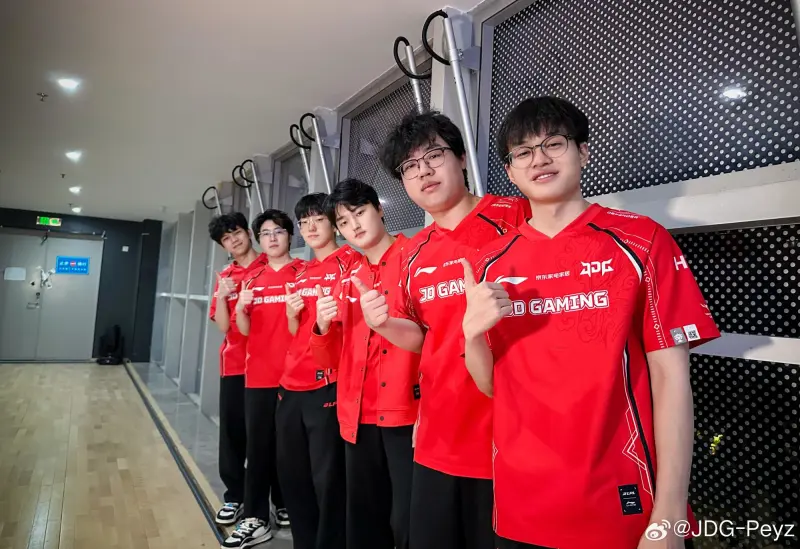 JDG众选手赛后发文：打得好兄弟们！继续往前冲