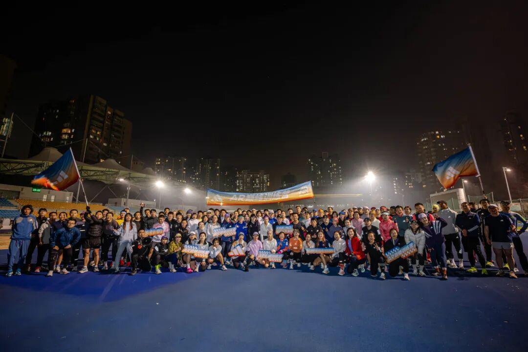 星空体育-平凡集结,向光起跑|百练成金,逐金小队的半马启航记